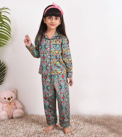 Indiana Motif Printed Girls Nightsuit Set - koochi Poochi